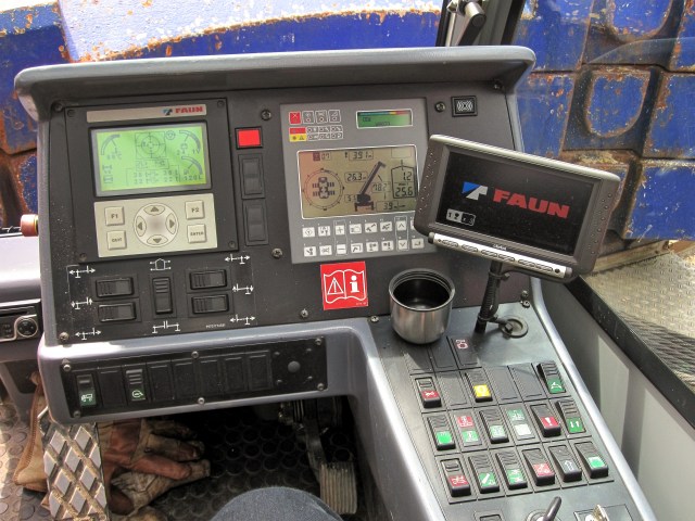 Cockpit des Krans - Foto: Hergen Köhnke
